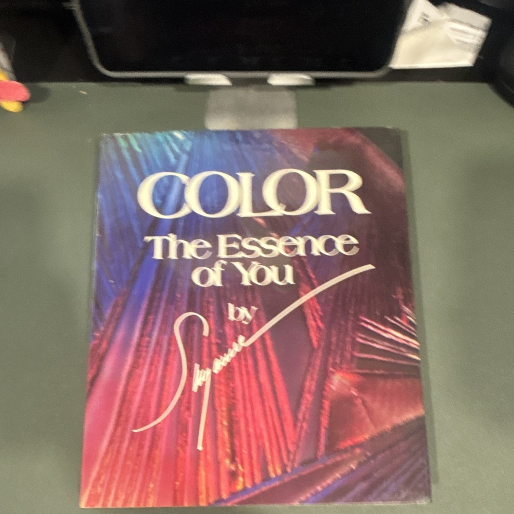 Color The Essence of You Suzanne Caygill 1980 Hardcover 1st Ed Printing rare
